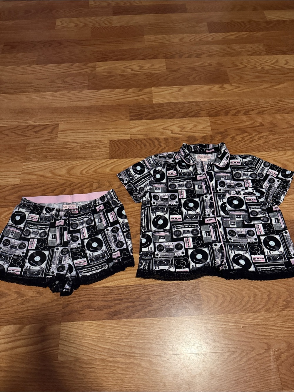 Paris Hilton Black & Pink Cassette and Record Girls Pajama Set - Picture 1 of 4